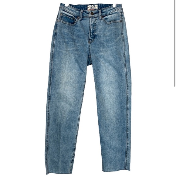 We The Free Curvy High Rise Light Wash Vintage Straight Ankle jeans size 27 - Picture 3 of 10